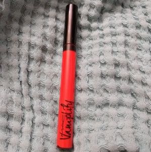 Mac Vamplify lip gloss Everybody's Talking